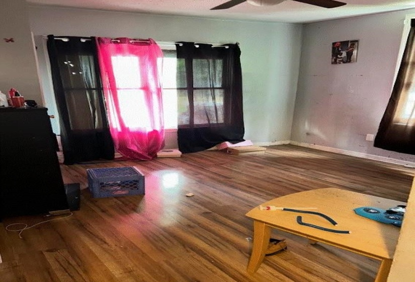 54 FRANK AVE, Memphis, Tennessee 38109, 3 Bedroom Bedrooms, 6 Room Rooms,2 BathroomBathrooms,Residential,For Sale,FRANK,0,10223070