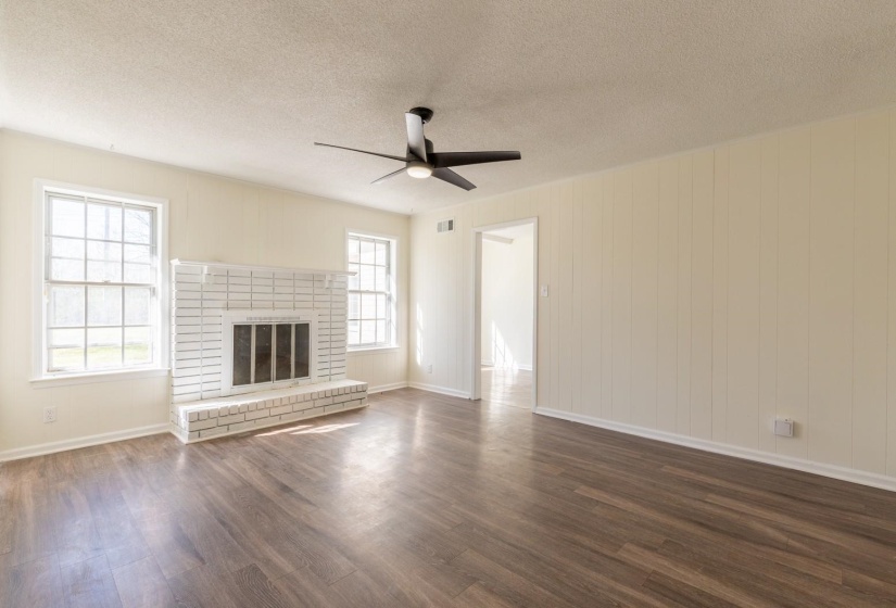4773 KITTY DR, Memphis, Tennessee 38128, 4 Bedroom Bedrooms, 10 Room Rooms,3 BathroomBathrooms,Residential,For Sale,KITTY,0,10223072