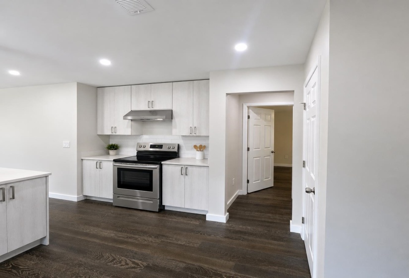 1602 HIGHLAND ST, Memphis, Tennessee 38111, 4 Bedrooms Bedrooms, 11 Rooms Rooms,2 BathroomsBathrooms,Residential,For Sale,HIGHLAND,10223080