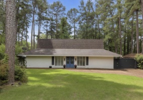 6735 POPLAR PIKE, Memphis, Tennessee 38119, 3 Bedrooms Bedrooms, 7 Rooms Rooms,2.2 BathroomsBathrooms,Residential,For Sale,POPLAR,10223084