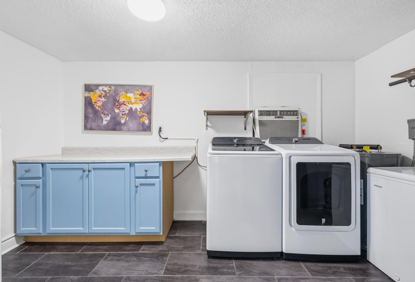 6735 POPLAR PIKE, Memphis, Tennessee 38119, 3 Bedrooms Bedrooms, 7 Rooms Rooms,2.2 BathroomsBathrooms,Residential,For Sale,POPLAR,10223084