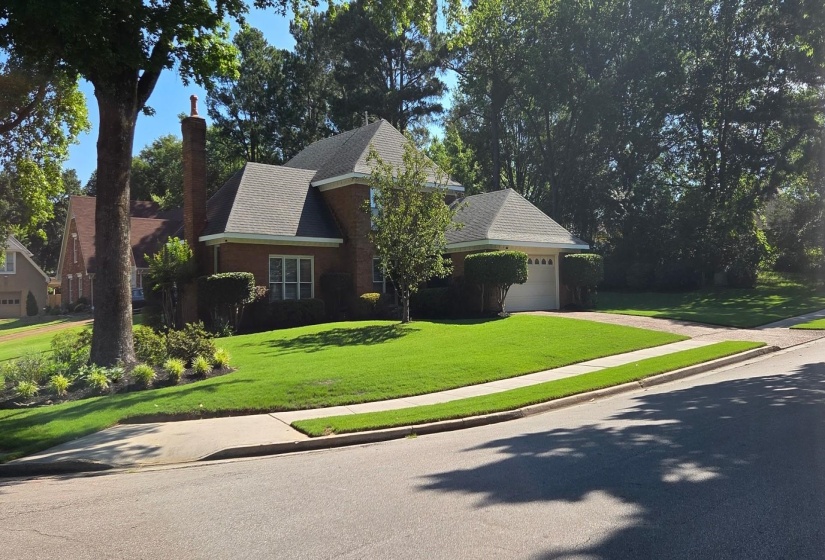 2840 ASPEN GLADE CV, Memphis, Tennessee 38016, 4 Bedroom Bedrooms, 7 Room Rooms,2.1 BathroomBathrooms,Residential,For Sale,ASPEN GLADE,0,10223101