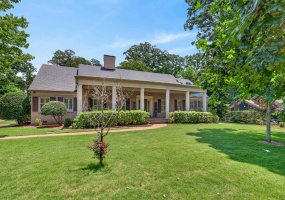 1264 MASSEY RD, Memphis, Tennessee 38120, 5 Bedrooms Bedrooms, 12 Rooms Rooms,4.1 BathroomsBathrooms,Residential,For Sale,MASSEY,10223103