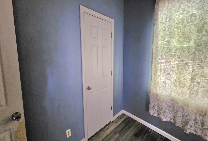 269 LOONEY AVE, Memphis, Tennessee 38107, 2 Bedrooms Bedrooms, 5 Rooms Rooms,2 BathroomsBathrooms,Residential,For Sale,LOONEY,10223110