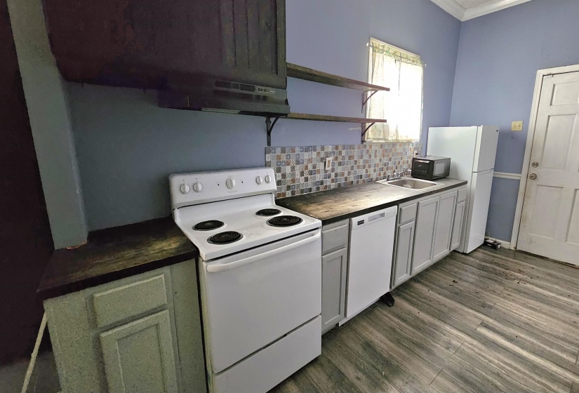 269 LOONEY AVE, Memphis, Tennessee 38107, 2 Bedrooms Bedrooms, 5 Rooms Rooms,2 BathroomsBathrooms,Residential,For Sale,LOONEY,10223110