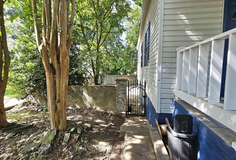 269 LOONEY AVE, Memphis, Tennessee 38107, 2 Bedrooms Bedrooms, 5 Rooms Rooms,2 BathroomsBathrooms,Residential,For Sale,LOONEY,10223110