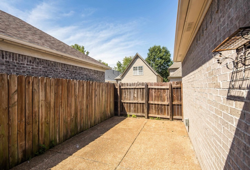 1893 TALISKER DR, Cordova, Tennessee 38016, 3 Bedroom Bedrooms, 5 Room Rooms,2 BathroomBathrooms,Residential,For Sale,TALISKER,0,10223113