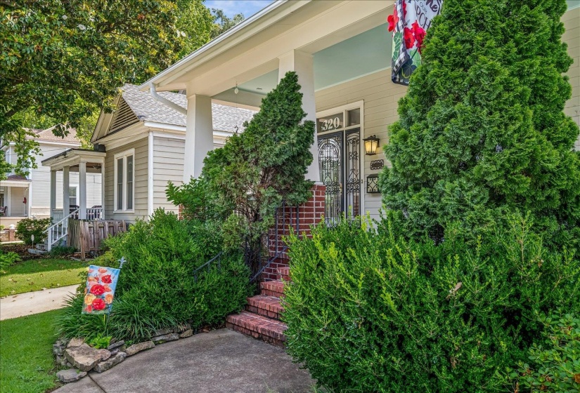 320 WATKINS ST, Memphis, Tennessee 38104, 3 Bedrooms Bedrooms, 9 Rooms Rooms,3 BathroomsBathrooms,Residential,For Sale,WATKINS,10223115
