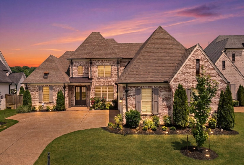 1350 BELFAIR DR, Collierville, Tennessee 38017, 4 Bedroom Bedrooms, 8 Room Rooms,4.1 BathroomBathrooms,Residential,For Sale,BELFAIR,0,10223125