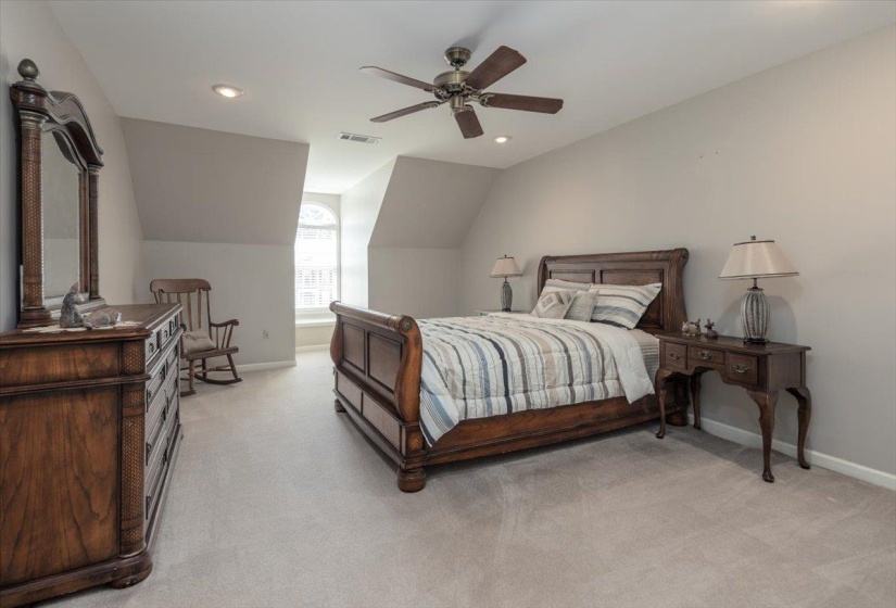 2062 JOHNSON RD, Germantown, Tennessee 38139, 4 Bedroom Bedrooms, 10 Room Rooms,4 BathroomBathrooms,Residential,For Sale,JOHNSON,0,10223127