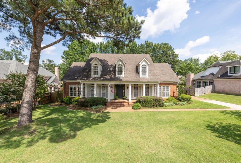 2062 JOHNSON RD, Germantown, Tennessee 38139, 4 Bedroom Bedrooms, 10 Room Rooms,4 BathroomBathrooms,Residential,For Sale,JOHNSON,0,10223127