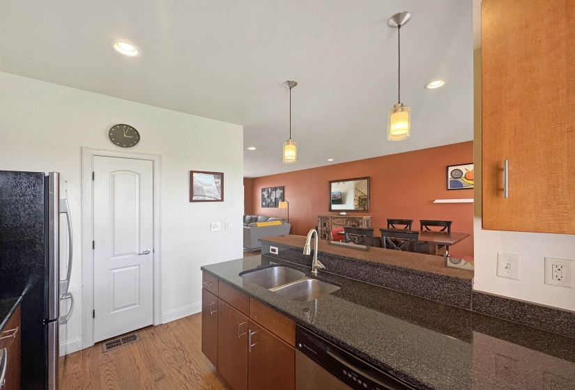 49 VANCE AVE, Memphis, Tennessee 38103, 2 Bedroom Bedrooms, 6 Room Rooms,2.1 BathroomBathrooms,Residential,For Sale,VANCE,0,10223128