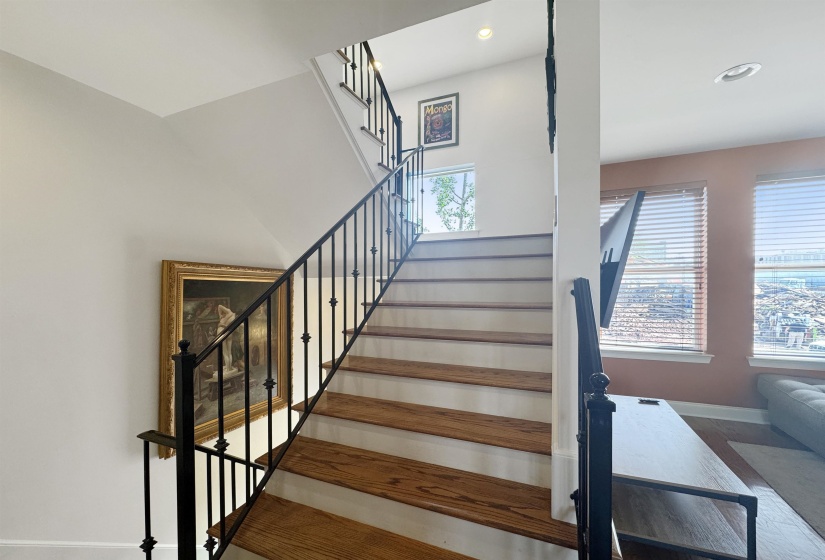 49 VANCE AVE, Memphis, Tennessee 38103, 2 Bedroom Bedrooms, 6 Room Rooms,2.1 BathroomBathrooms,Residential,For Sale,VANCE,0,10223128