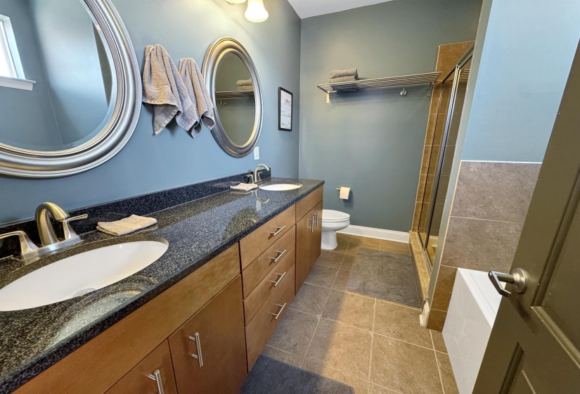 49 VANCE AVE, Memphis, Tennessee 38103, 2 Bedroom Bedrooms, 6 Room Rooms,2.1 BathroomBathrooms,Residential,For Sale,VANCE,0,10223128