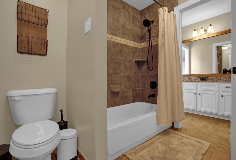6031 WINDSOR OAK DR, Arlington, Tennessee 38002, 5 Bedrooms Bedrooms, 10 Rooms Rooms,3.1 BathroomsBathrooms,Residential,For Sale,WINDSOR OAK,10223131