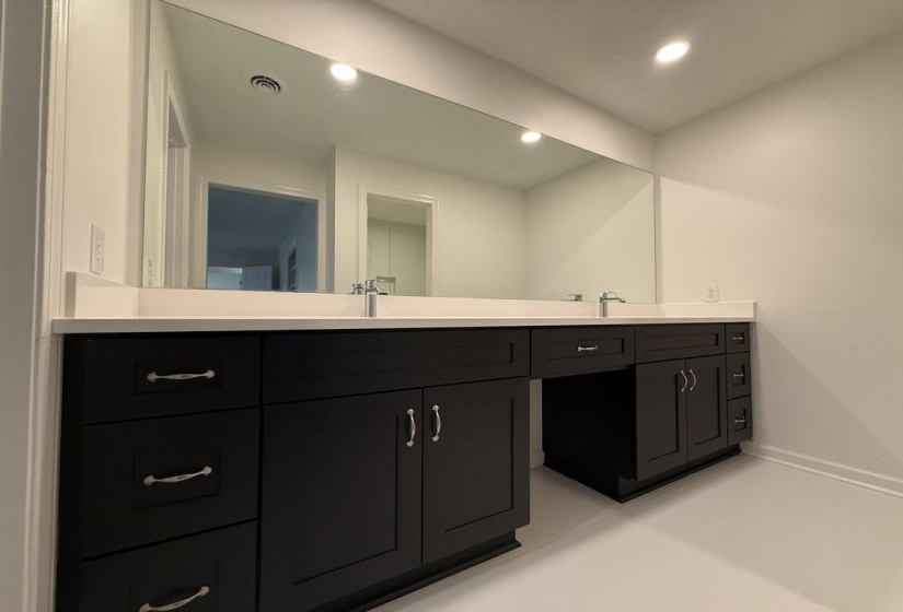 1931 WINE LEAF DR, Germantown, Tennessee 38139, 4 Bedrooms Bedrooms, 8 Rooms Rooms,3 BathroomsBathrooms,Residential,For Sale,WINE LEAF,10223151