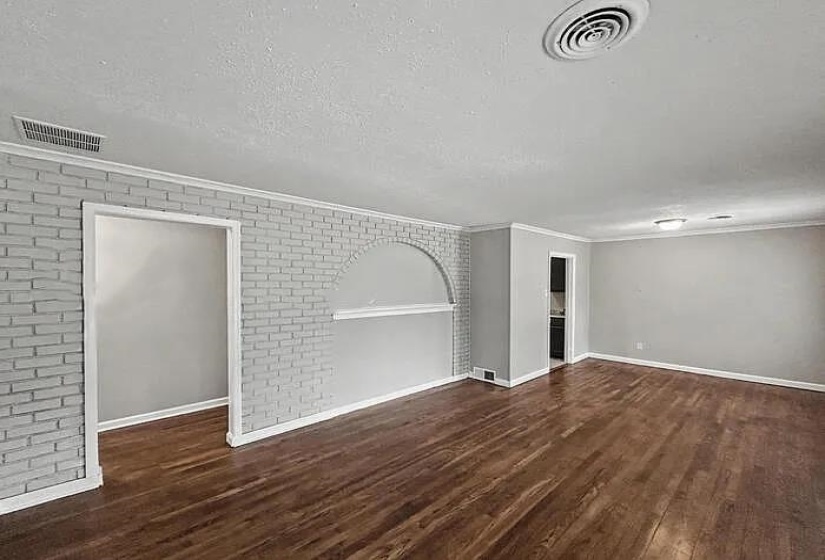 1758 WOODBURN DR, Memphis, Tennessee 38127, 3 Bedrooms Bedrooms, 6 Rooms Rooms,1.1 BathroomsBathrooms,Residential,For Sale,WOODBURN,10223157