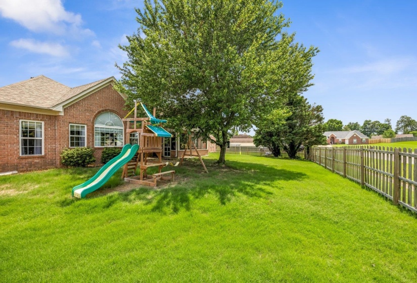 202 WALKER PKY, Atoka, Tennessee 38004, 3 Bedroom Bedrooms, 7 Room Rooms,2.1 BathroomBathrooms,Residential,For Sale,WALKER,0,10223162
