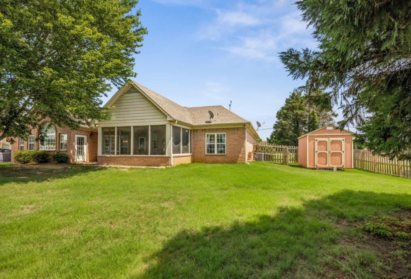 202 WALKER PKY, Atoka, Tennessee 38004, 3 Bedroom Bedrooms, 7 Room Rooms,2.1 BathroomBathrooms,Residential,For Sale,WALKER,0,10223162