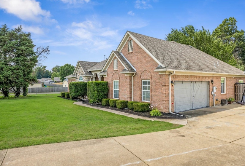 202 WALKER PKY, Atoka, Tennessee 38004, 3 Bedroom Bedrooms, 7 Room Rooms,2.1 BathroomBathrooms,Residential,For Sale,WALKER,0,10223162
