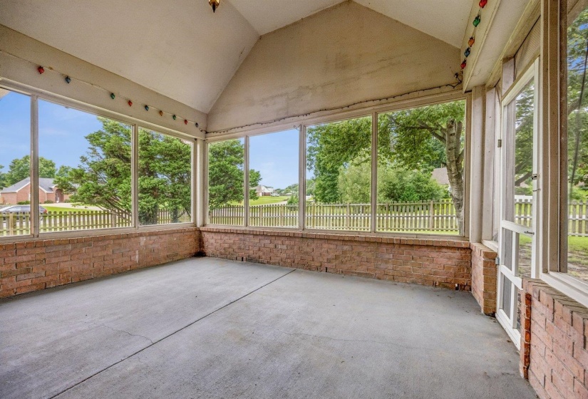 202 WALKER PKY, Atoka, Tennessee 38004, 3 Bedroom Bedrooms, 7 Room Rooms,2.1 BathroomBathrooms,Residential,For Sale,WALKER,0,10223162