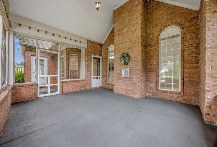 202 WALKER PKY, Atoka, Tennessee 38004, 3 Bedroom Bedrooms, 7 Room Rooms,2.1 BathroomBathrooms,Residential,For Sale,WALKER,0,10223162