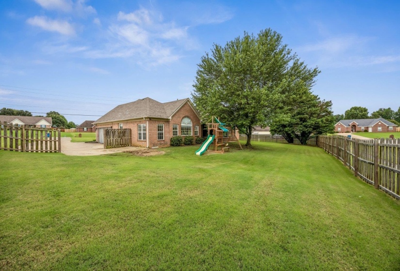 202 WALKER PKY, Atoka, Tennessee 38004, 3 Bedroom Bedrooms, 7 Room Rooms,2.1 BathroomBathrooms,Residential,For Sale,WALKER,0,10223162