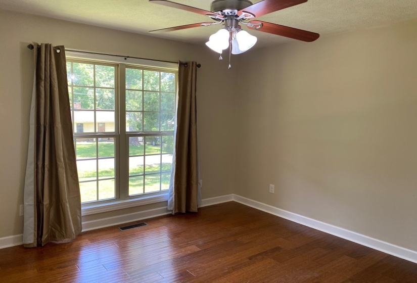 90 WATSON ST, Savannah, Tennessee 38372, 3 Bedroom Bedrooms, 6 Room Rooms,2 BathroomBathrooms,Residential,For Sale,WATSON,0,10223172