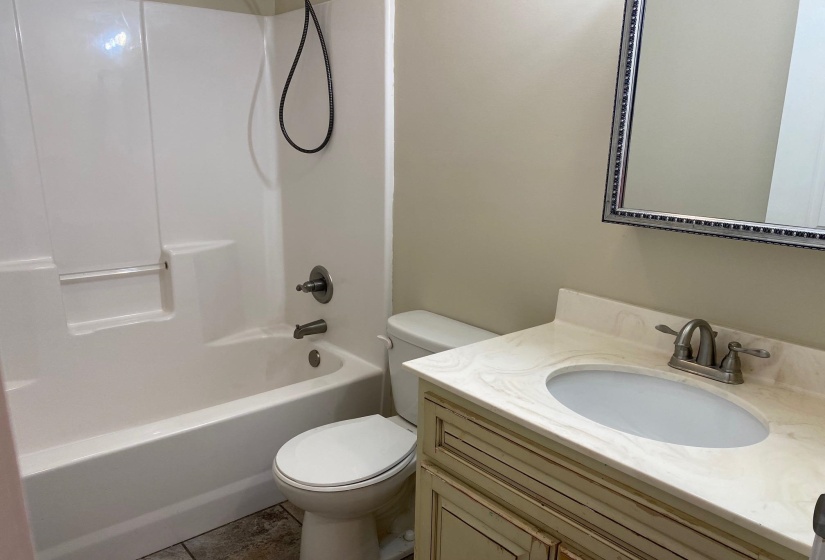 90 WATSON ST, Savannah, Tennessee 38372, 3 Bedroom Bedrooms, 6 Room Rooms,2 BathroomBathrooms,Residential,For Sale,WATSON,0,10223172