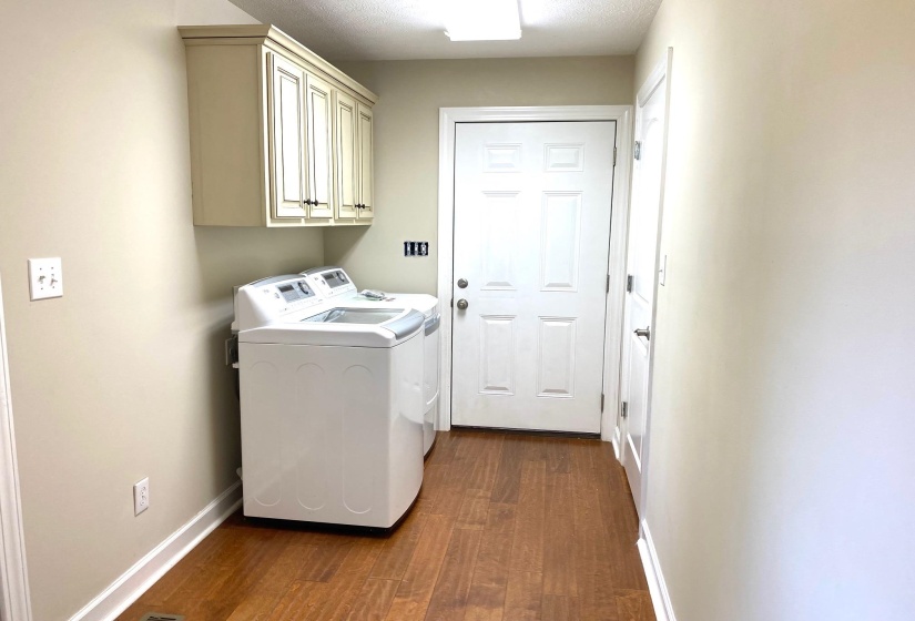 90 WATSON ST, Savannah, Tennessee 38372, 3 Bedroom Bedrooms, 6 Room Rooms,2 BathroomBathrooms,Residential,For Sale,WATSON,0,10223172