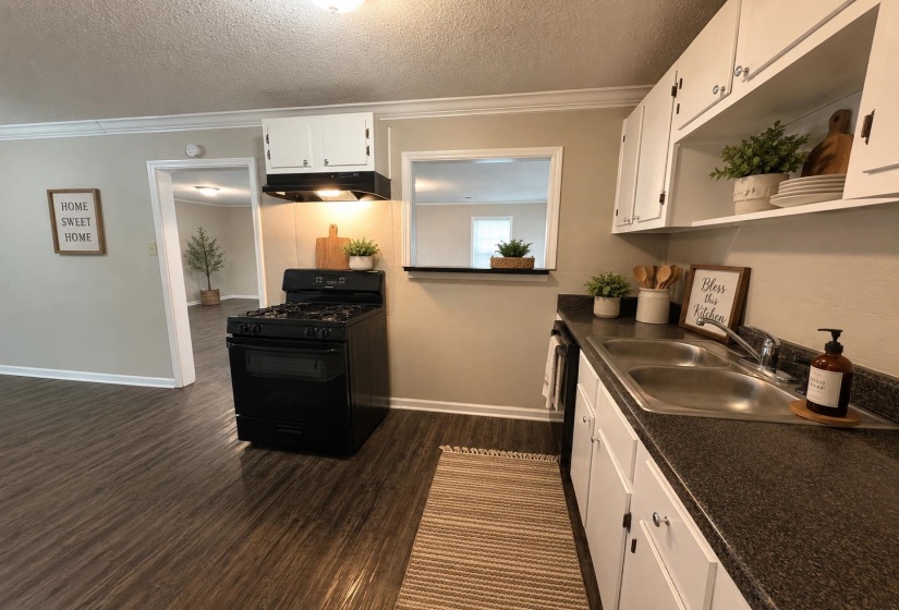 1706 CAPRI RD, Memphis, Tennessee 38117, 3 Bedrooms Bedrooms, 7 Rooms Rooms,2 BathroomsBathrooms,Residential,For Sale,CAPRI,10223175