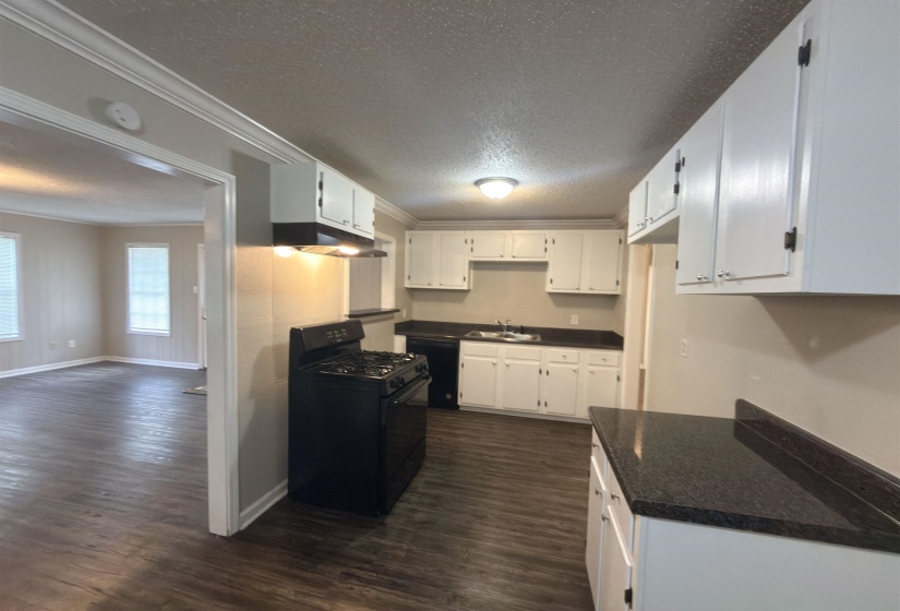 1706 CAPRI RD, Memphis, Tennessee 38117, 3 Bedrooms Bedrooms, 7 Rooms Rooms,2 BathroomsBathrooms,Residential,For Sale,CAPRI,10223175