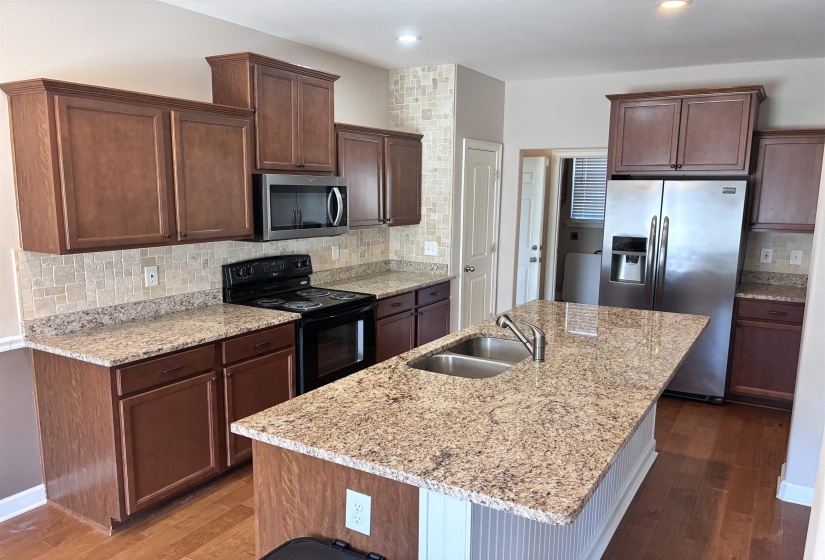 65 BENTGRASS CV, Oakland, Tennessee 38060, 4 Bedrooms Bedrooms, 9 Rooms Rooms,2.1 BathroomsBathrooms,Residential,For Sale,BENTGRASS,10223188