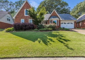 2237 OAK HOLLOW LN, Memphis, Tennessee 38016, 5 Bedrooms Bedrooms, 10 Rooms Rooms,3 BathroomsBathrooms,Residential,For Sale,OAK HOLLOW,10223189