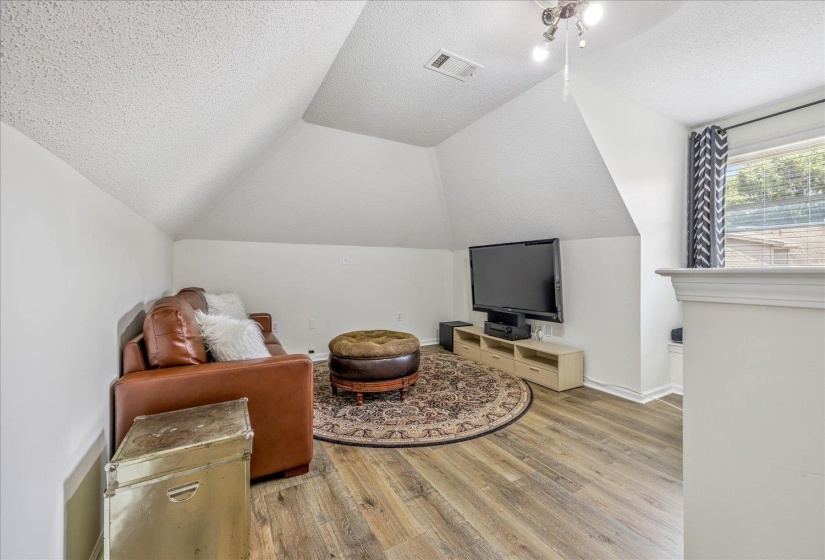 8916 CEDAR MILLS CV, Memphis, Tennessee 38016, 4 Bedrooms Bedrooms, 9 Rooms Rooms,3 BathroomsBathrooms,Residential,For Sale,CEDAR MILLS,10223191
