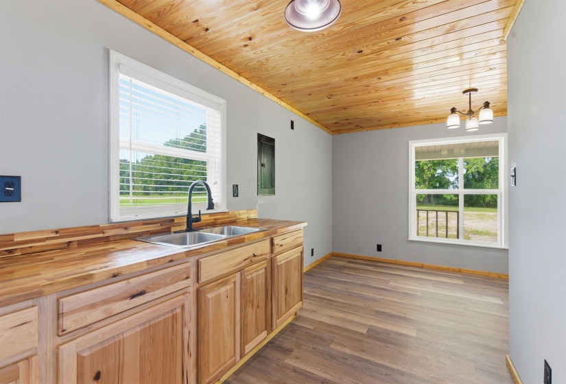 4045 HOBE WEBB RD, Ripley, Tennessee 38063-6323, 3 Bedrooms Bedrooms, 6 Rooms Rooms,2 BathroomsBathrooms,Residential,For Sale,HOBE WEBB,10223194
