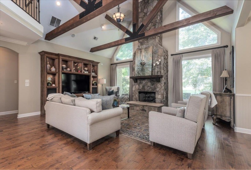 751 LONEWOOD WAY, Collierville, Tennessee 38017, 4 Bedrooms Bedrooms, 9 Rooms Rooms,3 BathroomsBathrooms,Residential,For Sale,LONEWOOD,10223202