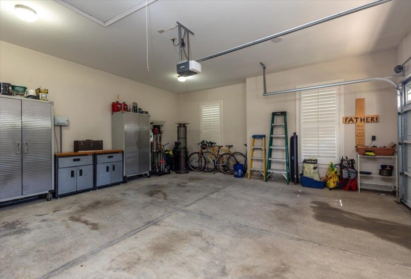 751 LONEWOOD WAY, Collierville, Tennessee 38017, 4 Bedrooms Bedrooms, 9 Rooms Rooms,3 BathroomsBathrooms,Residential,For Sale,LONEWOOD,10223202