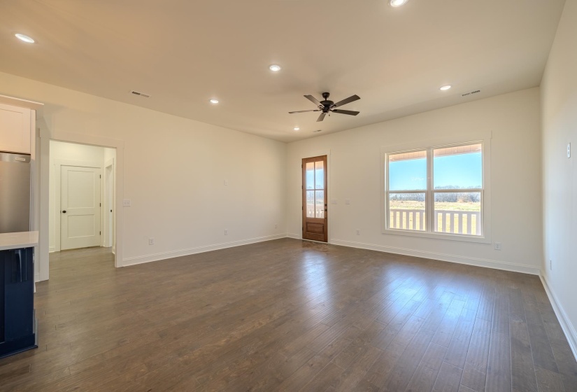 130 BELVEDERE CIR, Savannah, Tennessee 38372, 4 Bedrooms Bedrooms, 8 Rooms Rooms,2 BathroomsBathrooms,Residential,For Sale,BELVEDERE,10210064