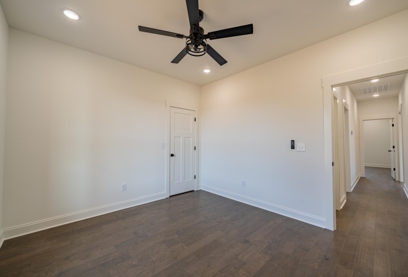 130 BELVEDERE CIR, Savannah, Tennessee 38372, 4 Bedrooms Bedrooms, 8 Rooms Rooms,2 BathroomsBathrooms,Residential,For Sale,BELVEDERE,10210064