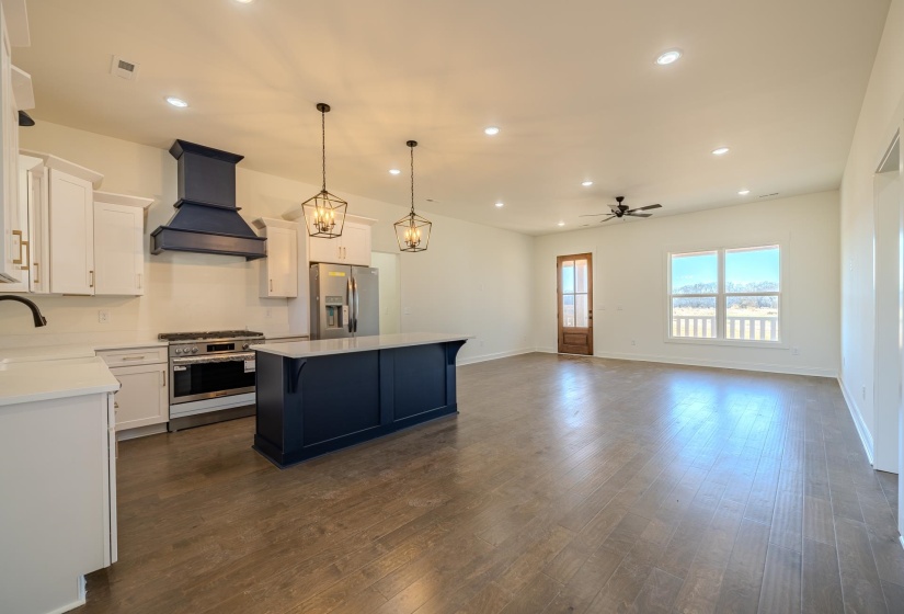 130 BELVEDERE CIR, Savannah, Tennessee 38372, 4 Bedrooms Bedrooms, 8 Rooms Rooms,2 BathroomsBathrooms,Residential,For Sale,BELVEDERE,10210064