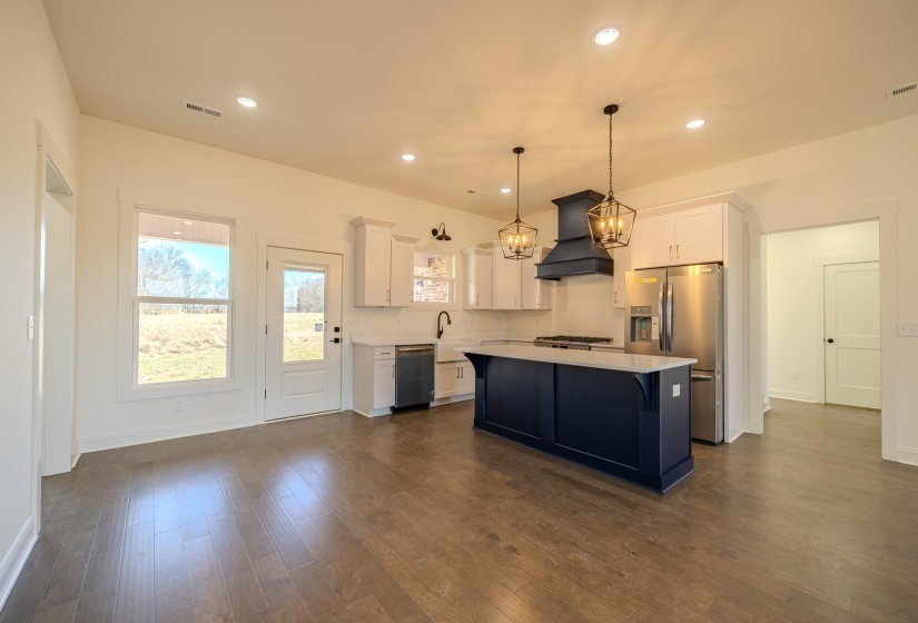 130 BELVEDERE CIR, Savannah, Tennessee 38372, 4 Bedrooms Bedrooms, 8 Rooms Rooms,2 BathroomsBathrooms,Residential,For Sale,BELVEDERE,10210064