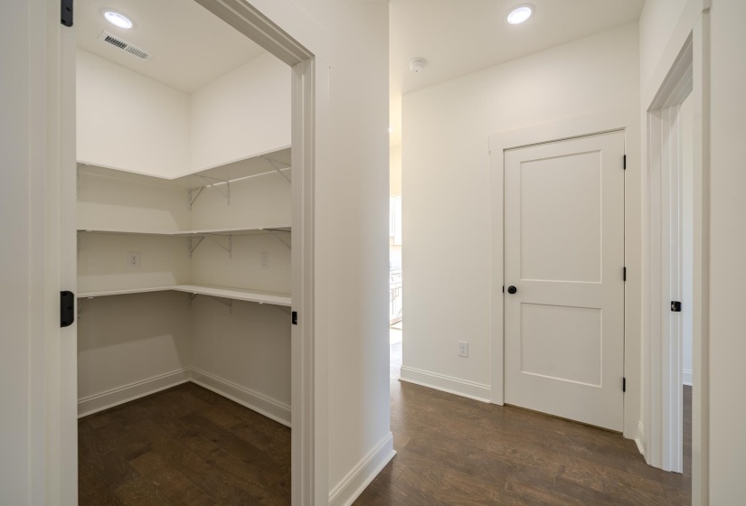 130 BELVEDERE CIR, Savannah, Tennessee 38372, 4 Bedrooms Bedrooms, 8 Rooms Rooms,2 BathroomsBathrooms,Residential,For Sale,BELVEDERE,10210064