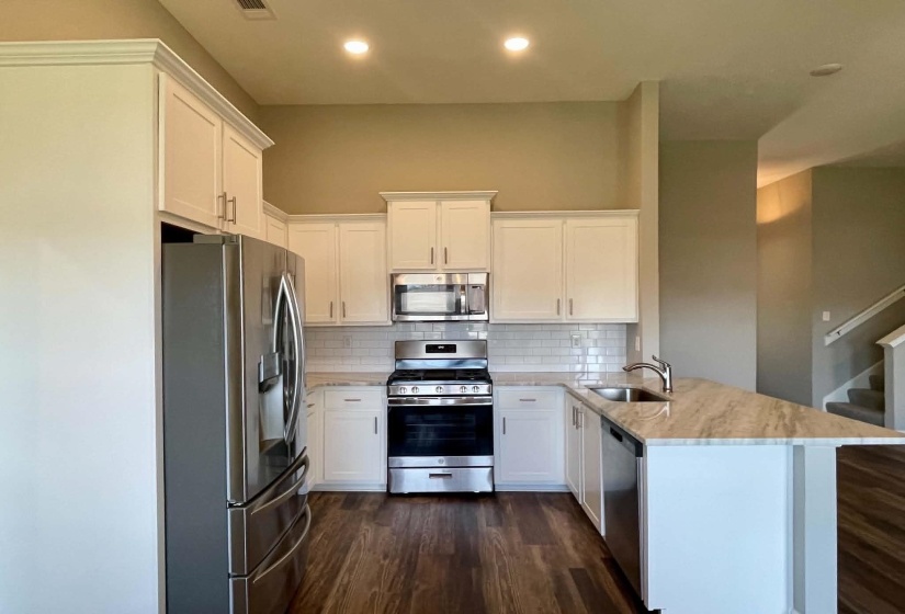 120 OAKLAND RIDGE CV, Oakland, Tennessee 38060, 4 Bedrooms Bedrooms, 9 Rooms Rooms,3 BathroomsBathrooms,Residential,For Sale,OAKLAND RIDGE,10223216