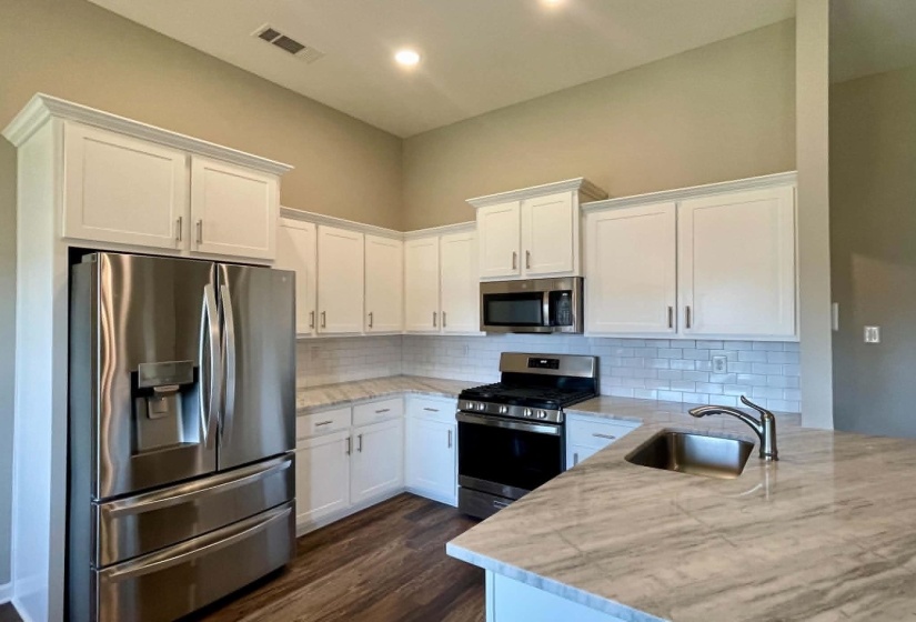 120 OAKLAND RIDGE CV, Oakland, Tennessee 38060, 4 Bedrooms Bedrooms, 9 Rooms Rooms,3 BathroomsBathrooms,Residential,For Sale,OAKLAND RIDGE,10223216