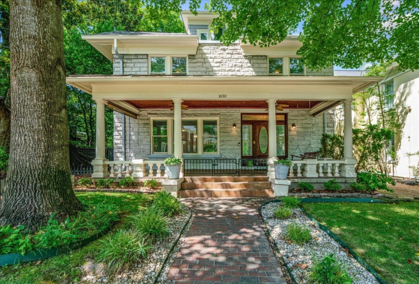 1630 CARR AVE, Memphis, Tennessee 38104, 4 Bedroom Bedrooms, 11 Room Rooms,2.1 BathroomBathrooms,Residential,For Sale,CARR,0,10223217