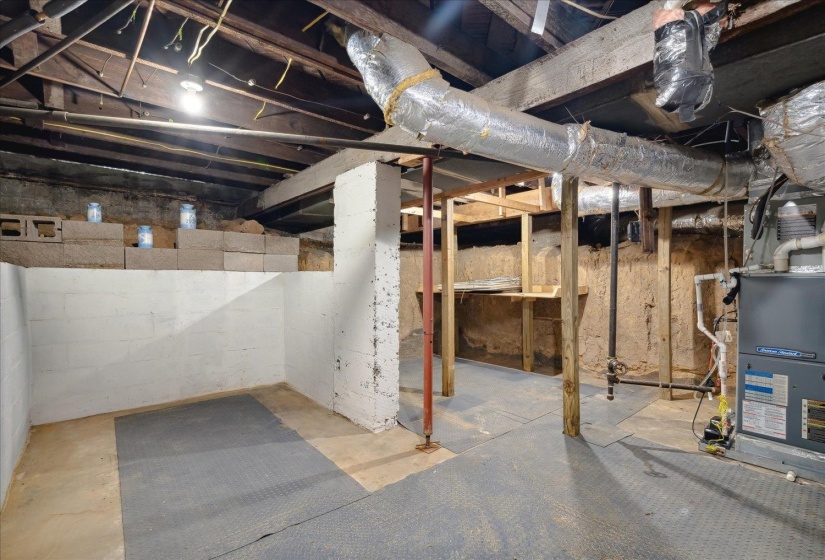 1630 CARR AVE, Memphis, Tennessee 38104, 4 Bedroom Bedrooms, 11 Room Rooms,2.1 BathroomBathrooms,Residential,For Sale,CARR,0,10223217