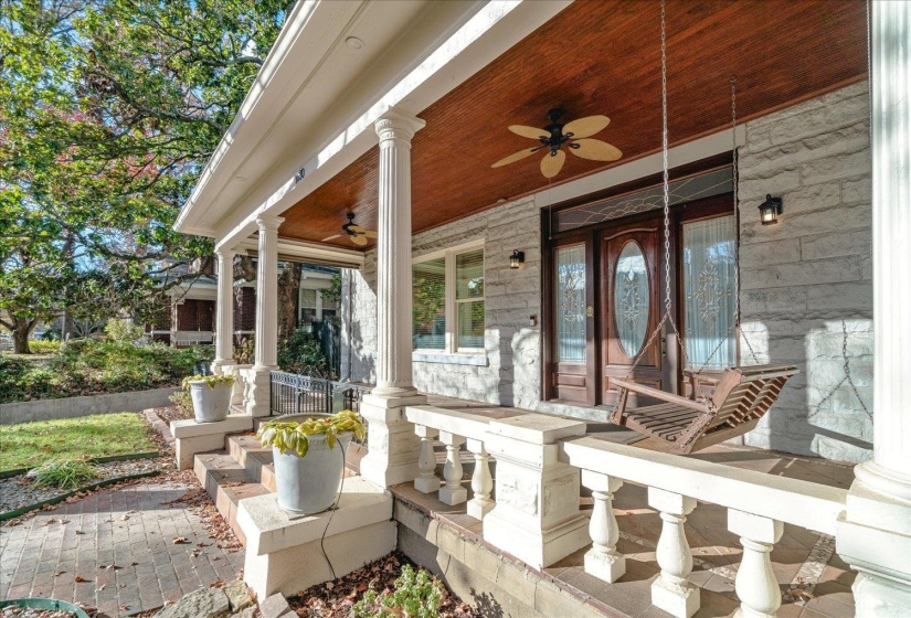 1630 CARR AVE, Memphis, Tennessee 38104, 4 Bedroom Bedrooms, 11 Room Rooms,2.1 BathroomBathrooms,Residential,For Sale,CARR,0,10223217