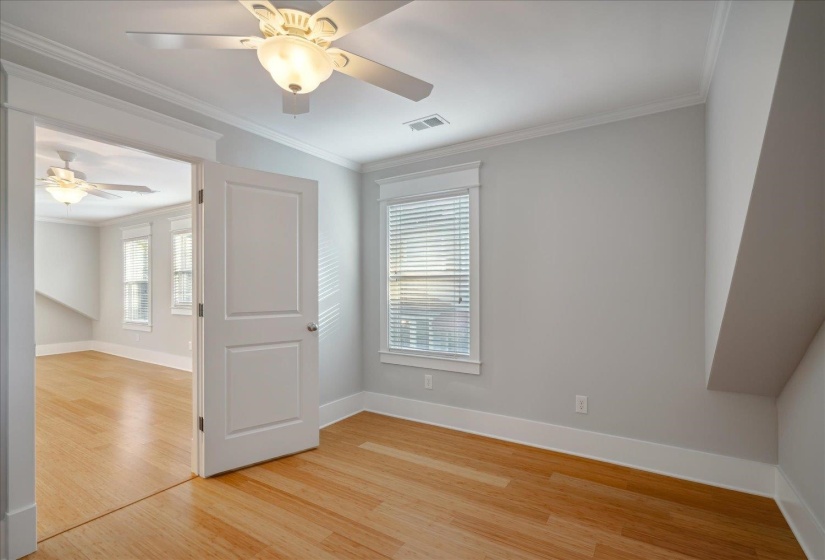 1630 CARR AVE, Memphis, Tennessee 38104, 4 Bedroom Bedrooms, 11 Room Rooms,2.1 BathroomBathrooms,Residential,For Sale,CARR,0,10223217