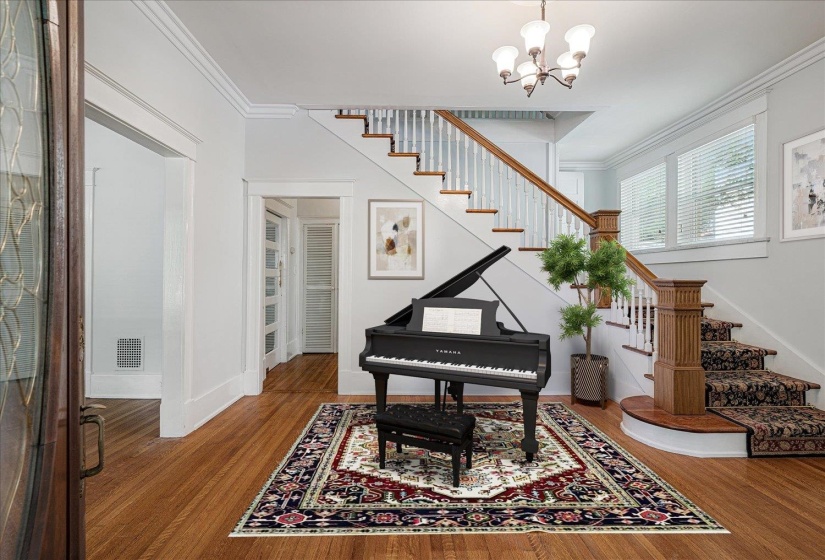 1630 CARR AVE, Memphis, Tennessee 38104, 4 Bedroom Bedrooms, 11 Room Rooms,2.1 BathroomBathrooms,Residential,For Sale,CARR,0,10223217